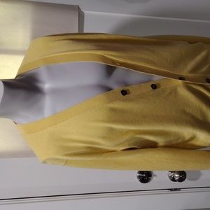 Buttoned Down mens light yellow cotton cardigan. Medium